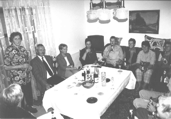 Feier nach Heimathauskauf bei Fr.Steffens Sept 2003
