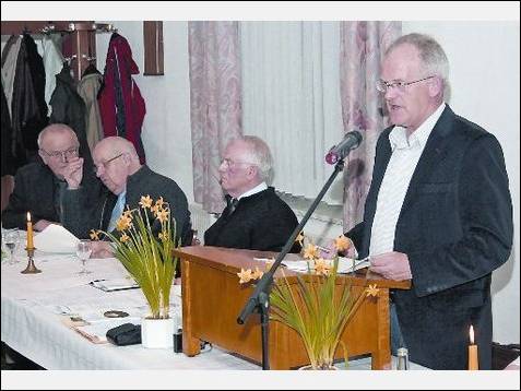 Hubert Kersting bedankte sich bei den Mitgliedern des Heimatvereins Nordkirchen fr deren Einsatz. ▪